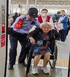 襄陽鐵警：立足崗位 與愛同行
